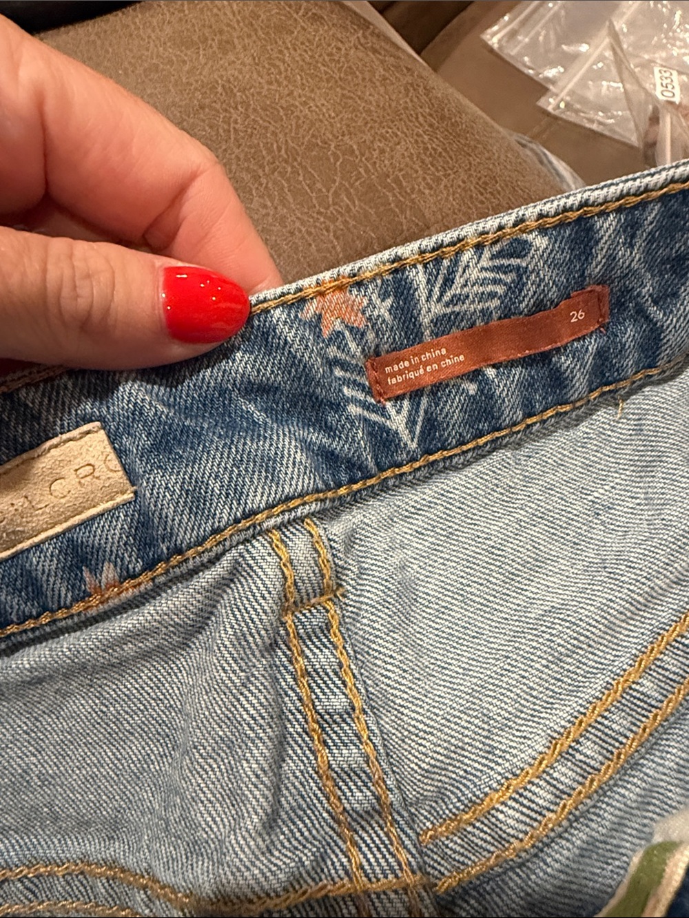 Pilcro high rise denim floral shorts, size 26 - Picture 5 of 6